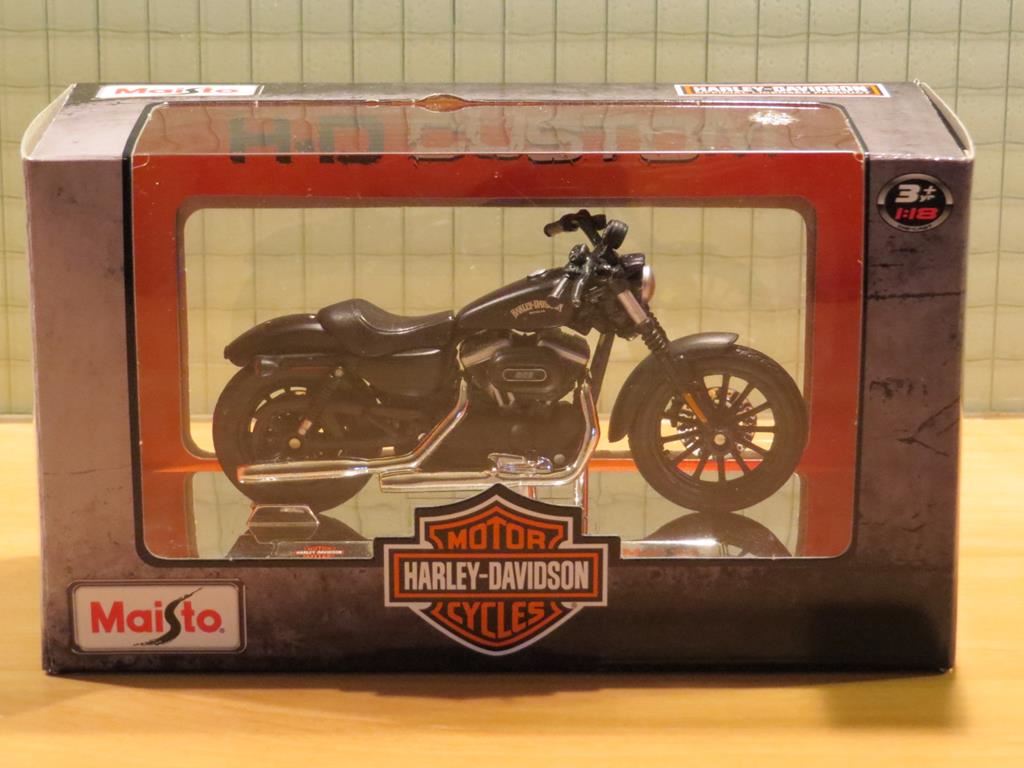 Modèle Réduit Maisto 1:18 Harley Davidson Sportster IRON 883 2014 - Noir, échelle Grande
