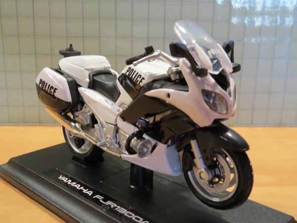 Picture of Yamaha FJR1300 New York police 1:18