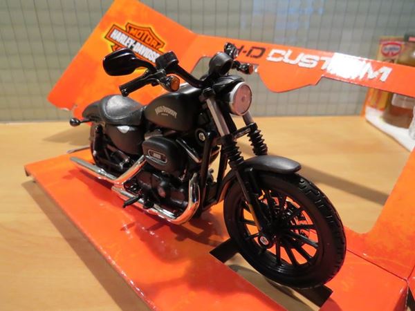Picture of Harley Davidson Sportster Iron 883 2014 1:12 32326