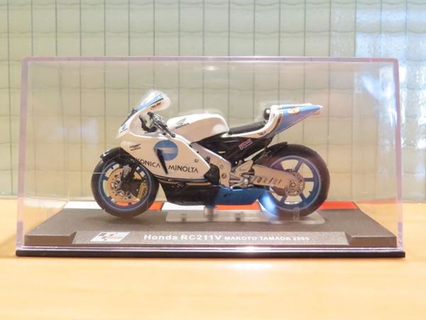 Picture of Makoto Tamada Honda RC211V 2005 1:24