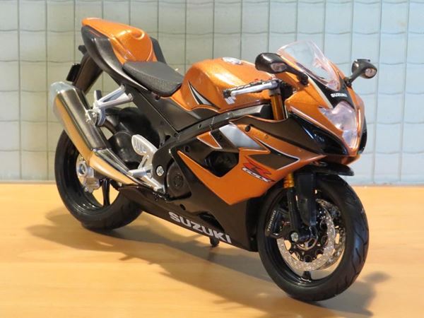 Picture of Suzuki GSX-R1000 1:12 31101 copper