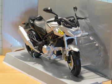 Afbeelding van Cagiva V Raptor 1000 1:12 new ray