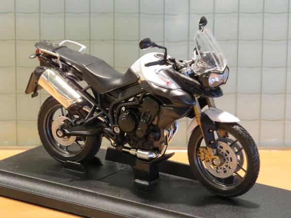 Moto Miniature Triumph Tiger 800 en livraison gratuite