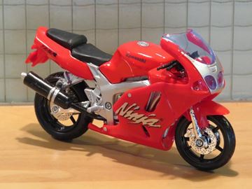 Afbeelding van Kawasaki ZX-7R rd. 1:18 Bburago