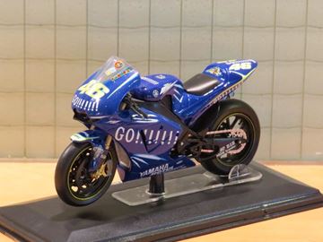 Afbeelding van Valentino Rossi Yamaha YZR M1 2004 1:22