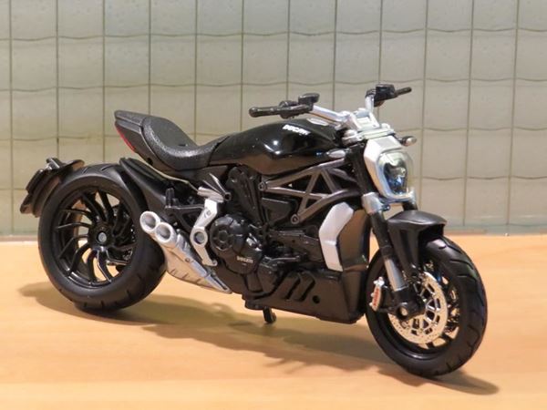 Picture of Ducati X Diavel S 1:18 Bburago