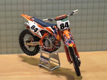 Afbeelding van Jeffrey Herlings #84 KTM 450 SX-F 2017 red bull team 1:12
