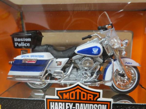 Picture of Harley Davidson Boston police department politie (n014)
