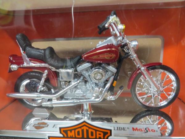 Picture of Harley Davidson FXDWG Dyna Wide Glide 1:18 (n015))