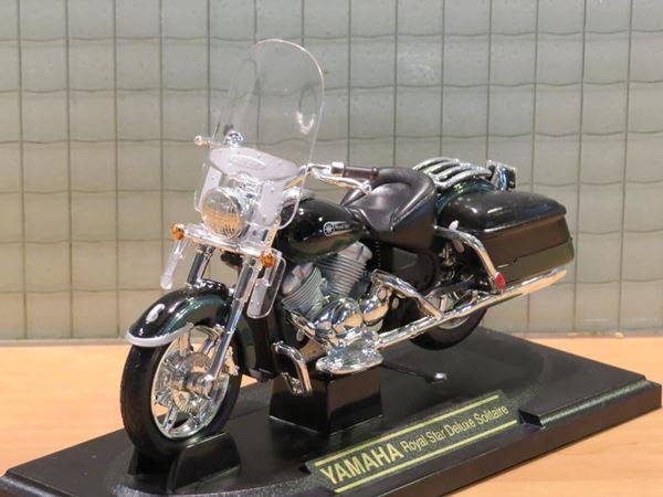 Picture of Yamaha XVZ Royal Star Deluxe Solitaire groen 1:18 Yat Ming