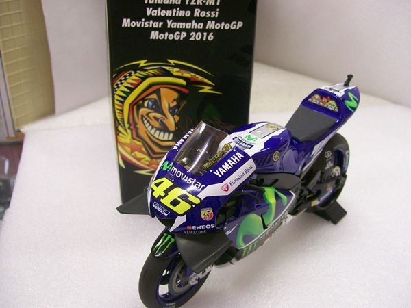 Picture of Valentino Rossi Yamaha YZR-M1 2016 1:12 122163046