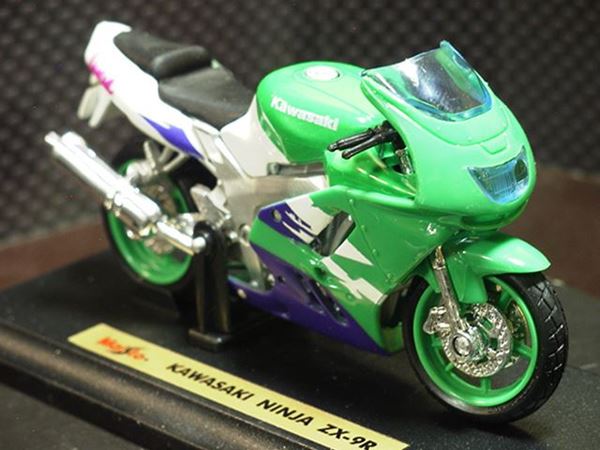 Kawasaki ZX-9R gr/wt 1:18