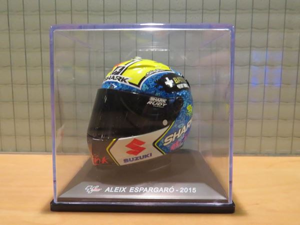 Picture of Aleix Espargaro Shark helmet 2015 1:5