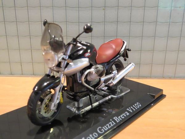 Picture of Moto Guzzi Breva V1100 1:24 atlas
