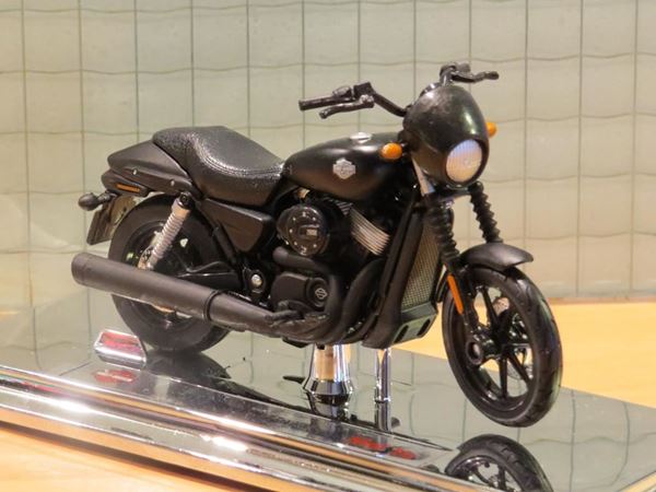 Picture of Harley Davidson 2015 Street 750 1:18 (n051)