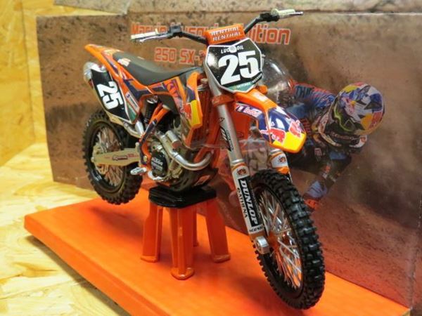 Picture of Marvin Musquin KTM 250 SX-F 2013 red bull team 1:12