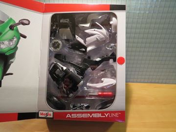 Afbeelding van Kawasaki ZZR1400 white ZX14 1:12 easy kit