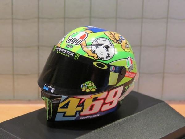 Picture of Valentino Rossi AGV helm 2017 Mugello 1:8 398170086