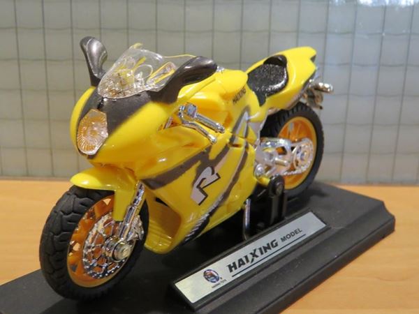 Picture of Mv Agusta F4 1:18 Haixing yell.