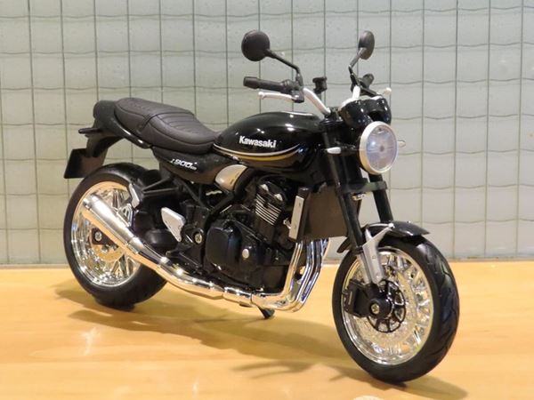 Picture of Kawasaki Z900 RS 1:12 black