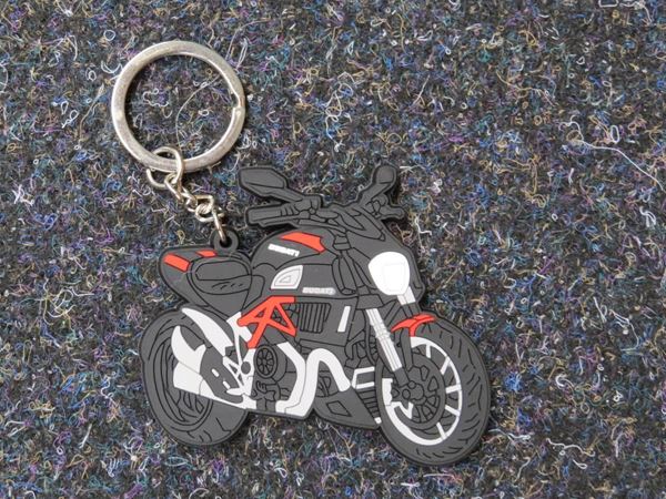 Picture of keyring sleutelhanger Ducati Diavel