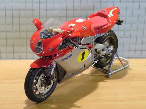 Mv Agusta F4 1:9 protar