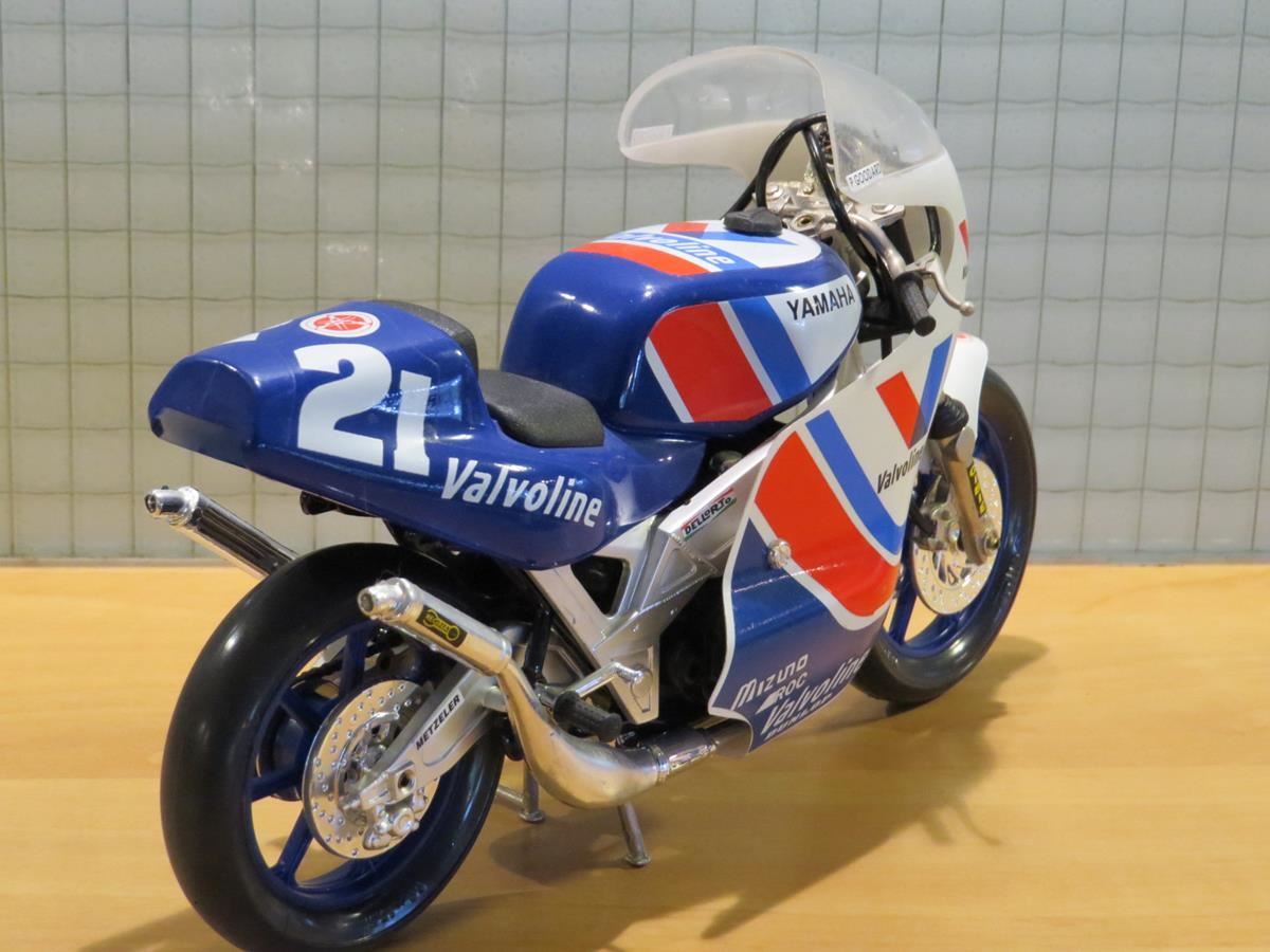 Moto Collection Yamaha 500 Christian Sarron 1:10 Ème