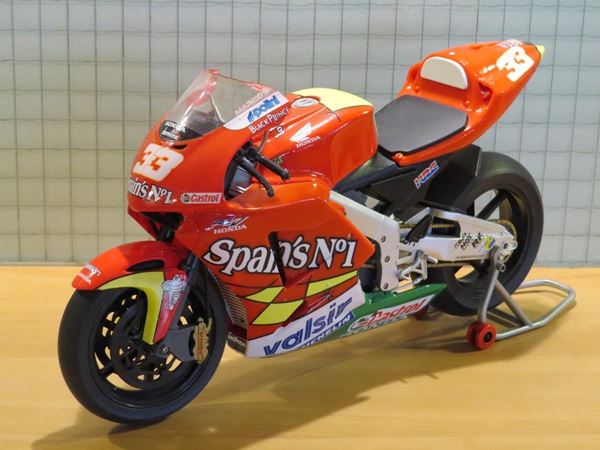 Picture of Marco Melandri Honda RC211V 2006 1:9 Protar