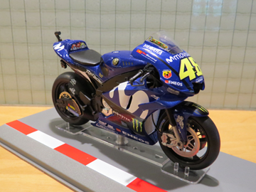 Afbeelding van Valentino Rossi Yamaha YZR-M1 2018 1:18 diecast