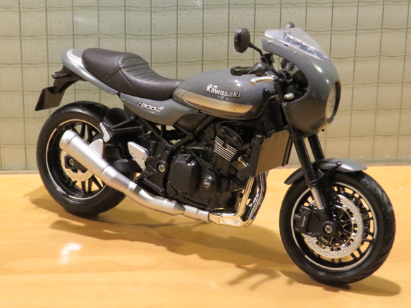 Picture of Kawasaki Z900 RS Cafe 1:12 grey