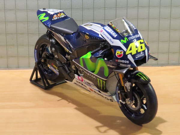 Picture of Valentino Rossi Yamaha YZR-M1 2016 1:12 spark m12003