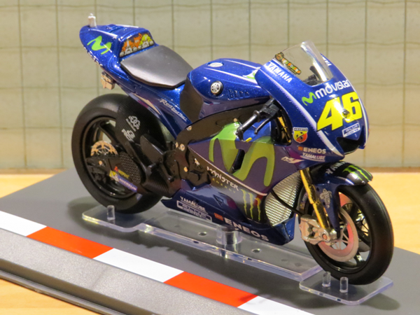 Picture of Valentino Rossi Yamaha YZR-M1 2017 1:18 diecast