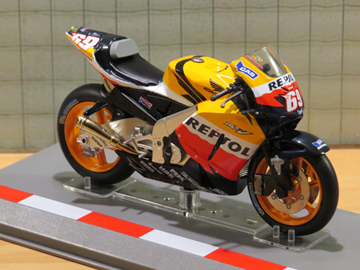 Afbeelding van Nicky Hayden Honda RC211V 2006 1:18