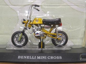 Afbeelding van Benelli Mini Cross brommer 1:18 (M009)