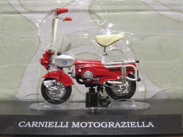 Picture of Carnielli Motograziella brommer 1:18 red (M022)