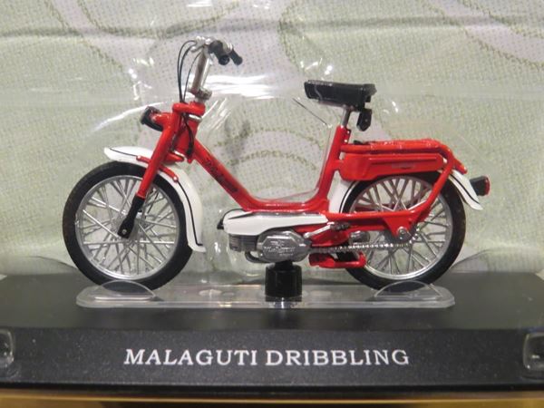 Picture of Malaguti Dribbeling brommer 1:18 (M006)