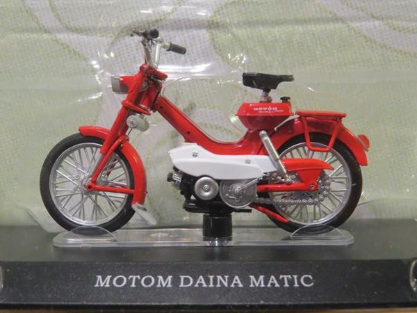Picture of Motom Daina Matic brommer 1:18 (M008)