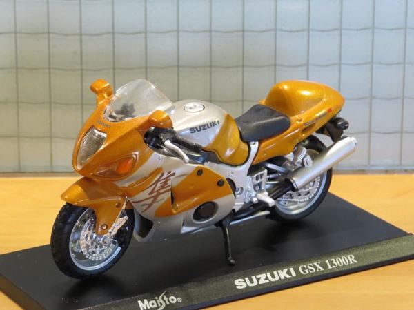 Picture of Suzuki GSX-R1300 Hayabusa 1:18 goud/zilver blister