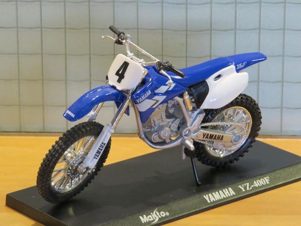 Picture of Yamaha YZ400F  1:18 los