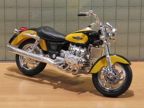 Picture of Honda F6C Valkyrie GL1500c 1:18 black/yellow los