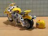 Picture of Future bike yellow 1:18 with helmet