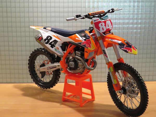 Picture of Jeffrey Herlings #84 Red Bull 2018 KTM 450 SX-F 1:6 32228