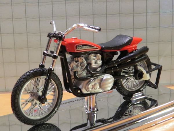 Picture of Harley Davidson XR750 Racing 1972 1:18 (77)