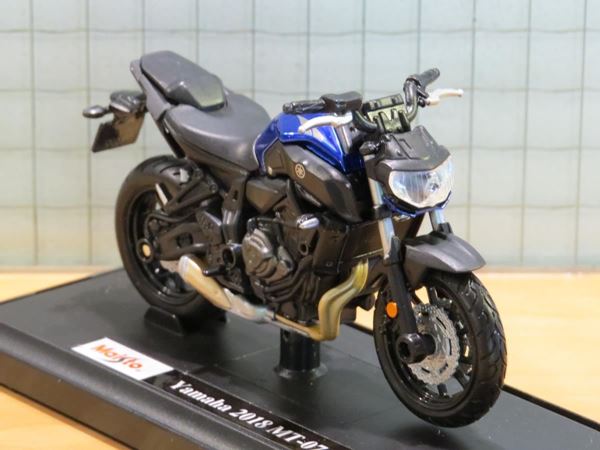 Motorcycle Miniature Repro Model Yamaha MT-07 Scale 1:18 Die Cast Layout