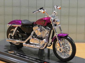 Afbeelding van Harley Davidson XL1200 V Seventy-Two 1:18 (n057)