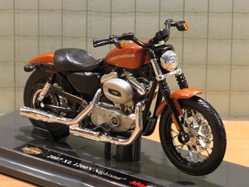 Afbeelding van Harley Davidson XL1200N Nightster 2007 1:18 (n59)