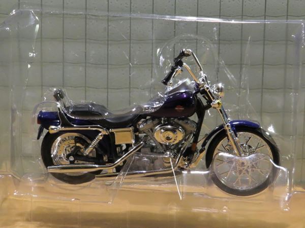 Picture of Harley Davidson FXDWG Dyna Wide Glide 1:18 (n63)