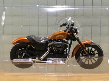 Afbeelding van Harley Davidson Sportster Iron 883 copper 2014 1:18 (n65)