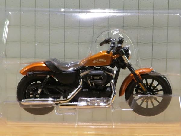 Picture of Harley Davidson Sportster Iron 883 copper 2014 1:18 (n65)