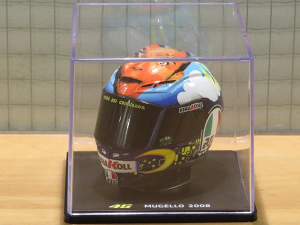 Picture of Valentino Rossi  AGV helmet 2008 Mugello 1:5